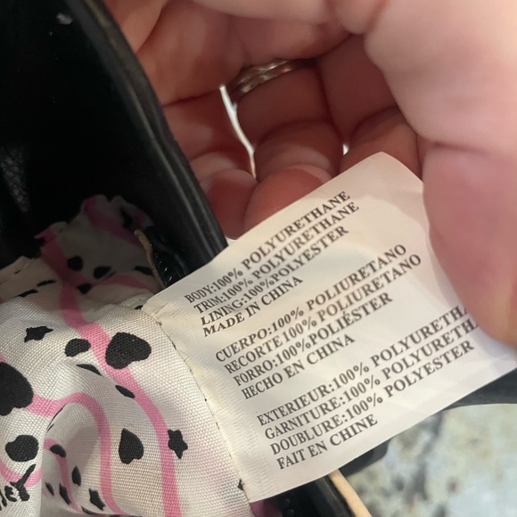 Luv Betsey by Betsey Johnson Unicorn Cat Polyurethane Crossbody Purse - Picture 10 of 10